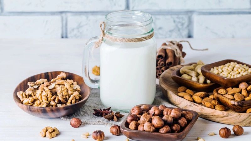 Sữa ít béo và sữa thực vật